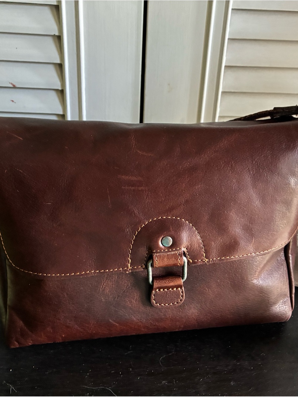 Women's Brown Leather Crossbody Bag - Classic Everyday Carry